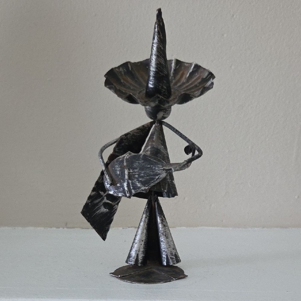 Handcrafted Metal Musician Sculpture - Decorative Home Art